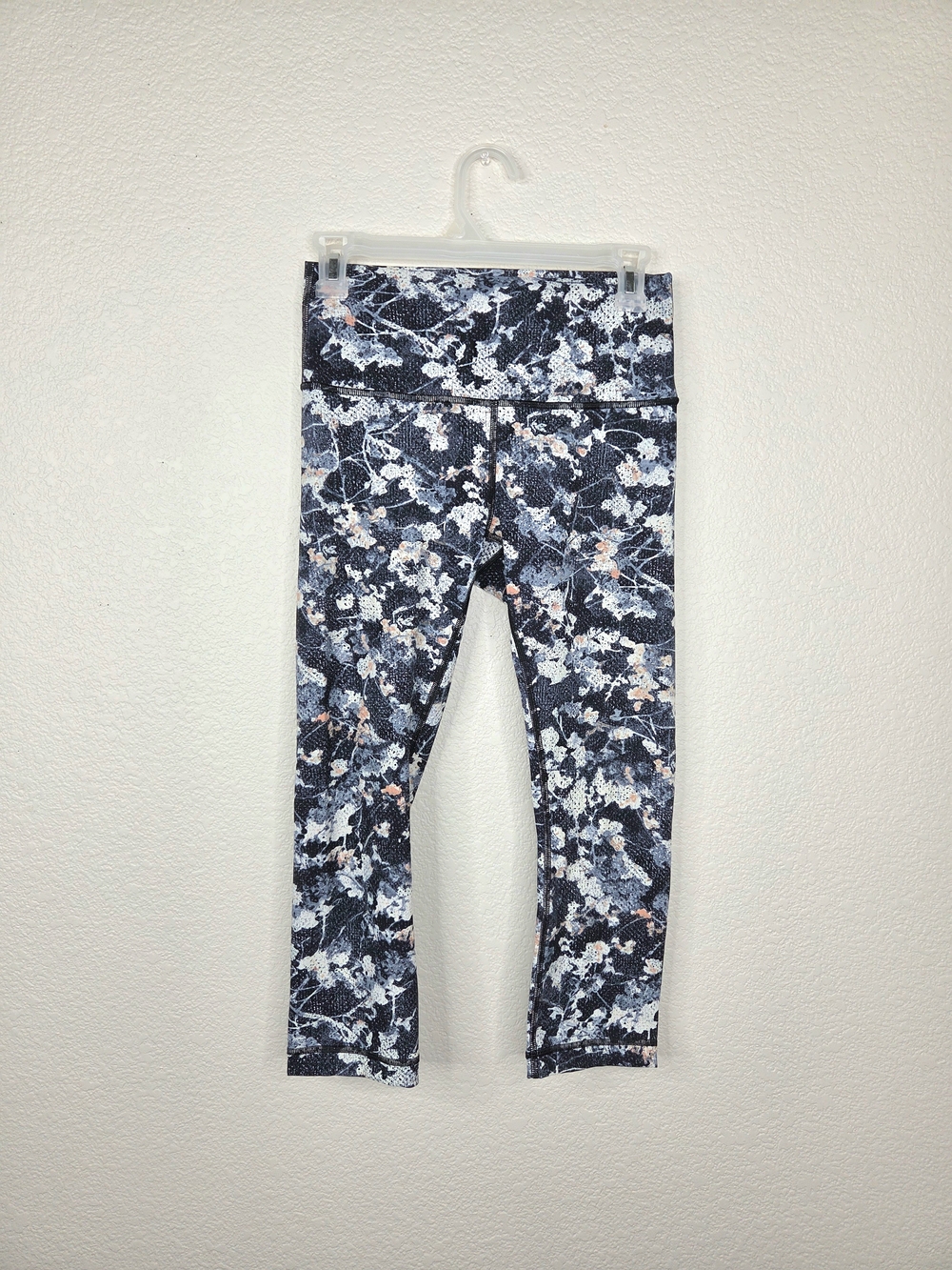 Lululemon Navy Floral Print Women's Leggings Size 6